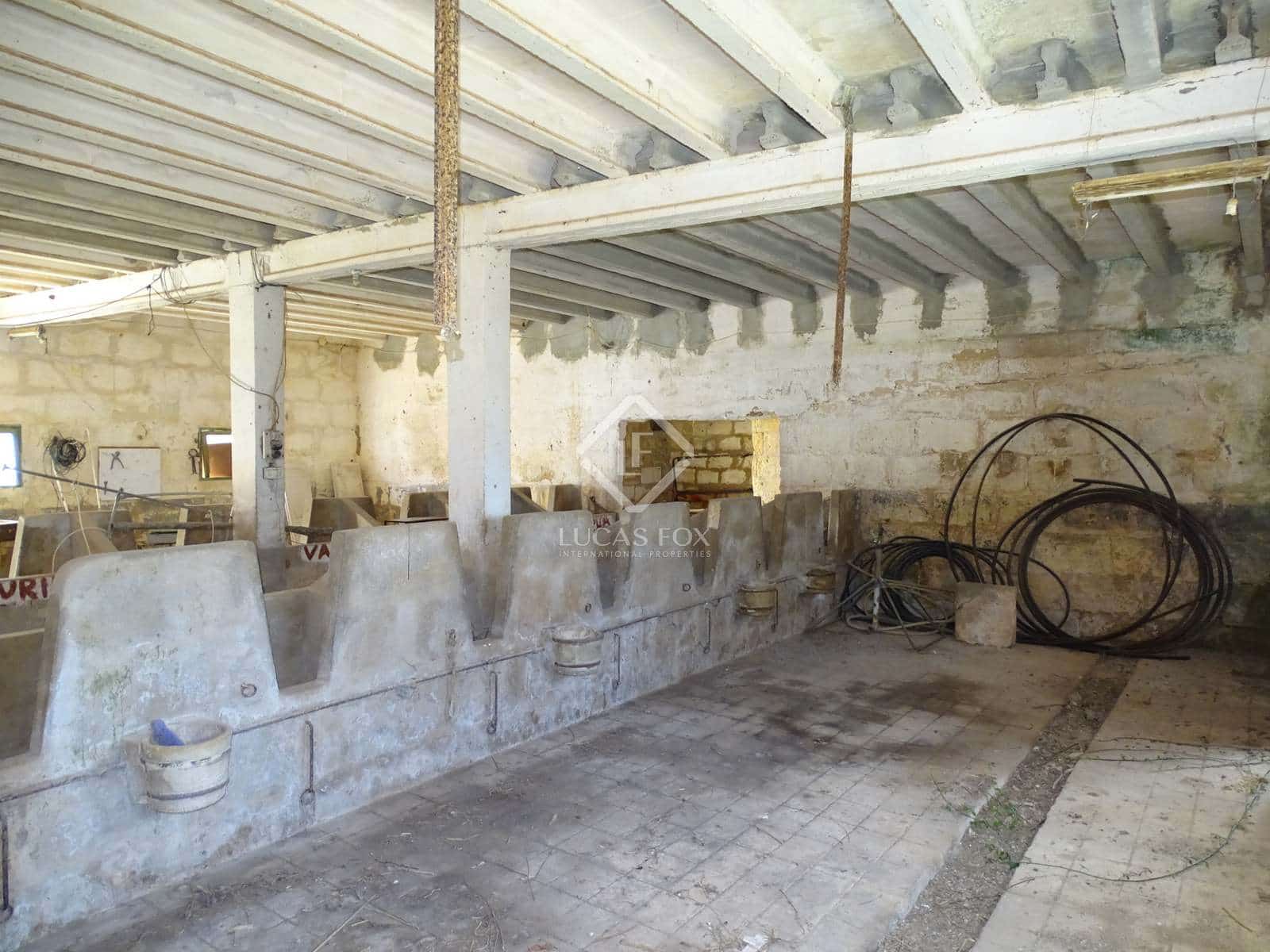 6 soveværelse Finca/Landehus til salg i Ciutadella de Menorca med swimmingpool garage - € 1.100.000 (Ref: 7901475)