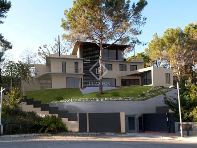 5 bedroom Villa for sale in Bellaterra, Cerdanyola del Vallès with pool garage - € 700,000 (Ref: 7901484)