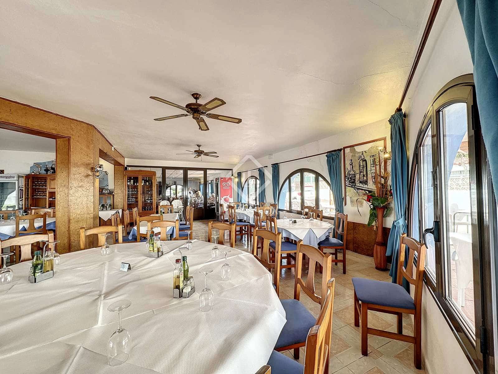 3 soverom Villa til salgs i Alayor / Alaior med svømmebasseng - € 2 800 000 (Ref: 7911239)