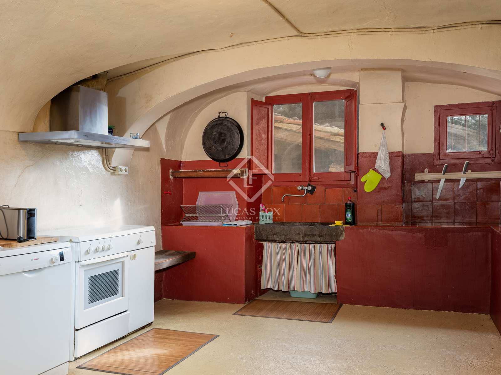 14 soveværelse Finca/Landehus til salg i Sales de Llierca med swimmingpool - € 1.500.000 (Ref: 7917915)