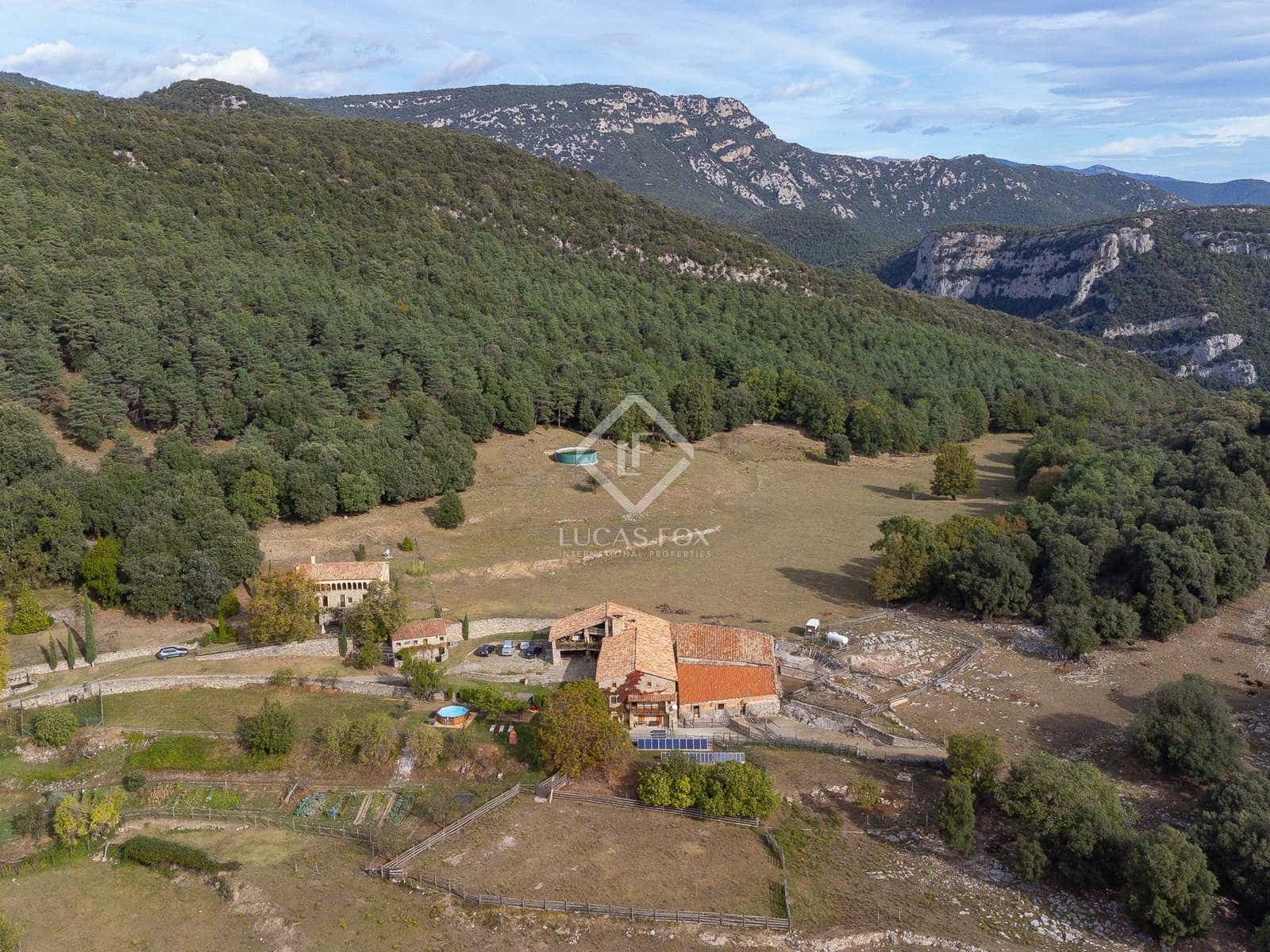 14 soveværelse Finca/Landehus til salg i Sales de Llierca med swimmingpool - € 1.500.000 (Ref: 7917915)