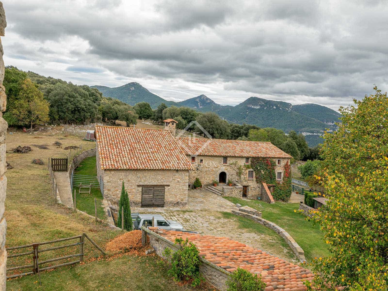 14 soveværelse Finca/Landehus til salg i Sales de Llierca med swimmingpool - € 1.500.000 (Ref: 7917915)