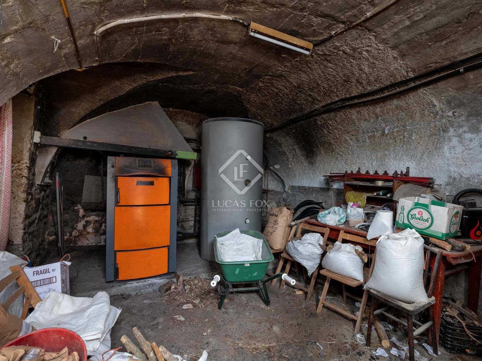 14 soveværelse Finca/Landehus til salg i Sales de Llierca med swimmingpool - € 1.500.000 (Ref: 7917915)