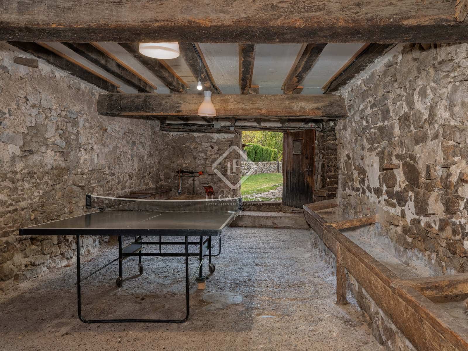 14 soveværelse Finca/Landehus til salg i Sales de Llierca med swimmingpool - € 1.500.000 (Ref: 7917915)