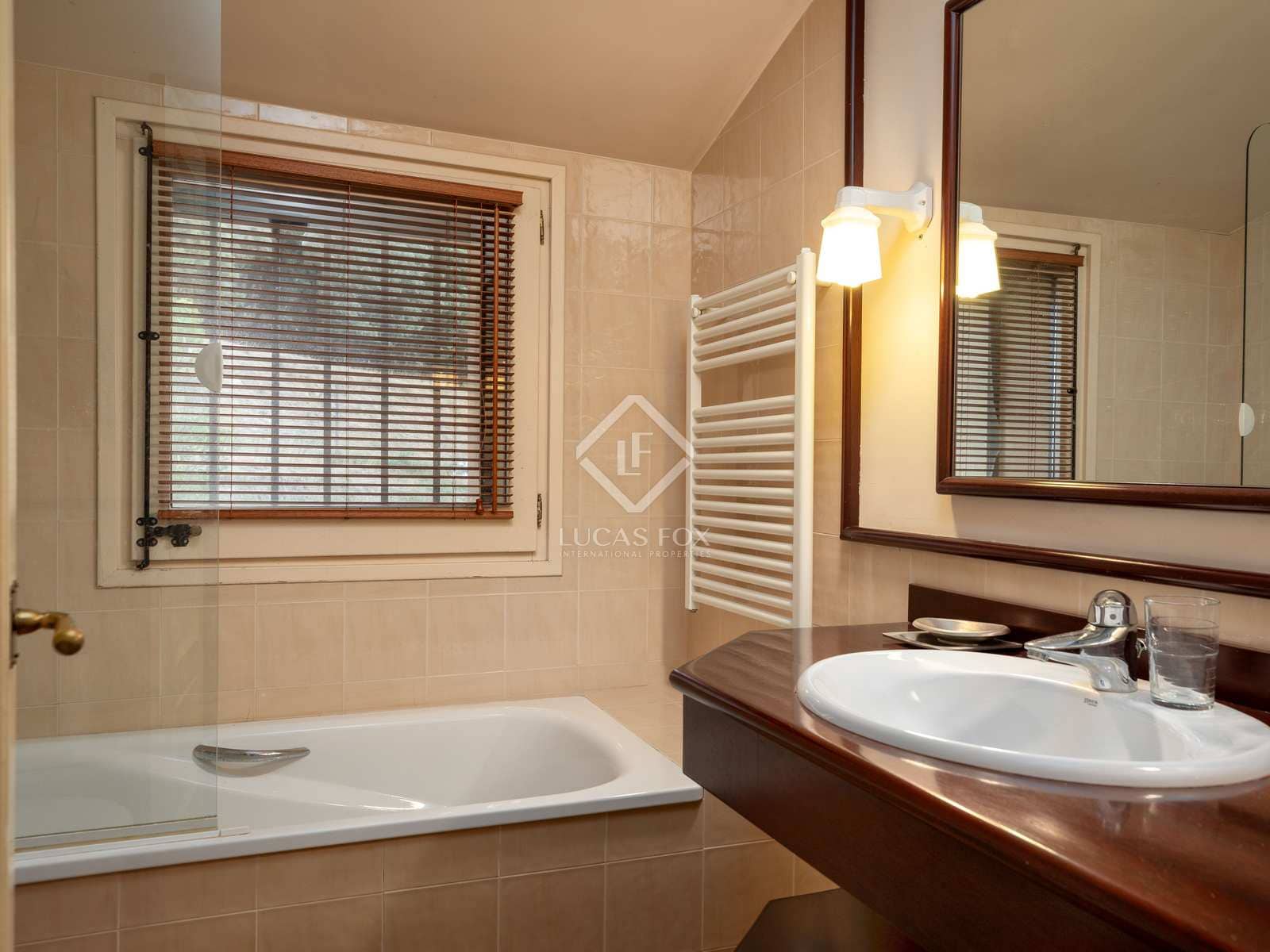 14 soveværelse Finca/Landehus til salg i Sales de Llierca med swimmingpool - € 1.500.000 (Ref: 7917915)