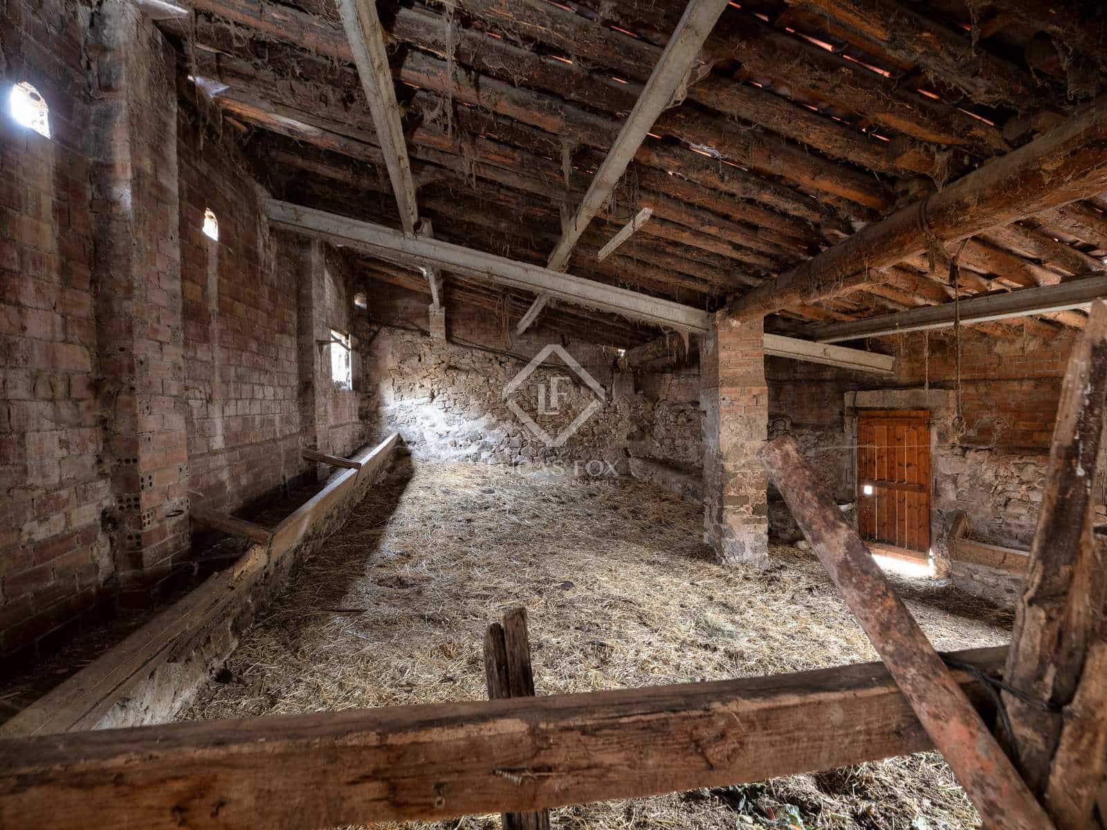 14 soveværelse Finca/Landehus til salg i Sales de Llierca med swimmingpool - € 1.500.000 (Ref: 7917915)