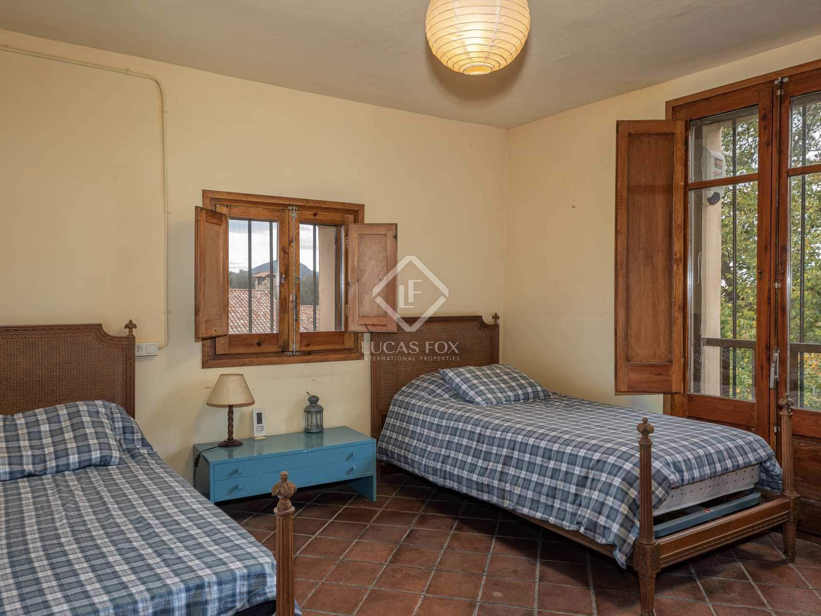 14 soveværelse Finca/Landehus til salg i Sales de Llierca med swimmingpool - € 1.500.000 (Ref: 7917915)