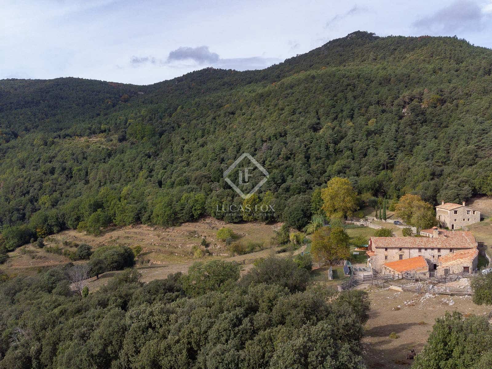 14 soveværelse Finca/Landehus til salg i Sales de Llierca med swimmingpool - € 1.500.000 (Ref: 7917915)