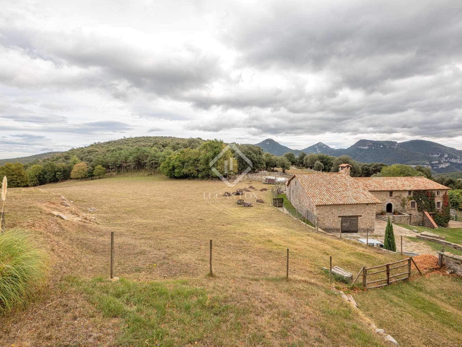 14 soveværelse Finca/Landehus til salg i Sales de Llierca med swimmingpool - € 1.500.000 (Ref: 7917915)