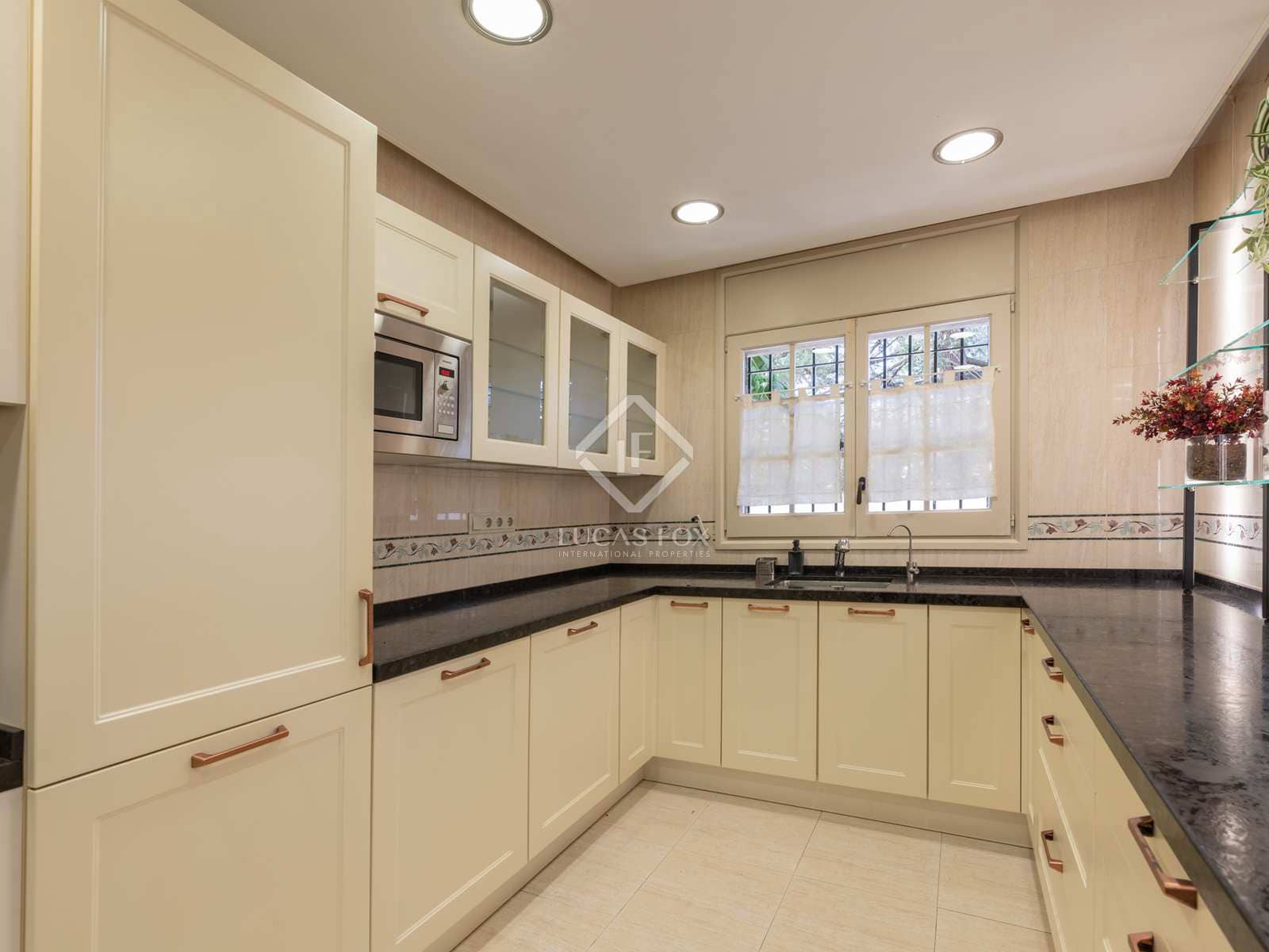 Villa/Maison de 6 chambres à louer à Sant Cugat del Valles avec piscine garage - 3 900 € (Ref: 7917920)