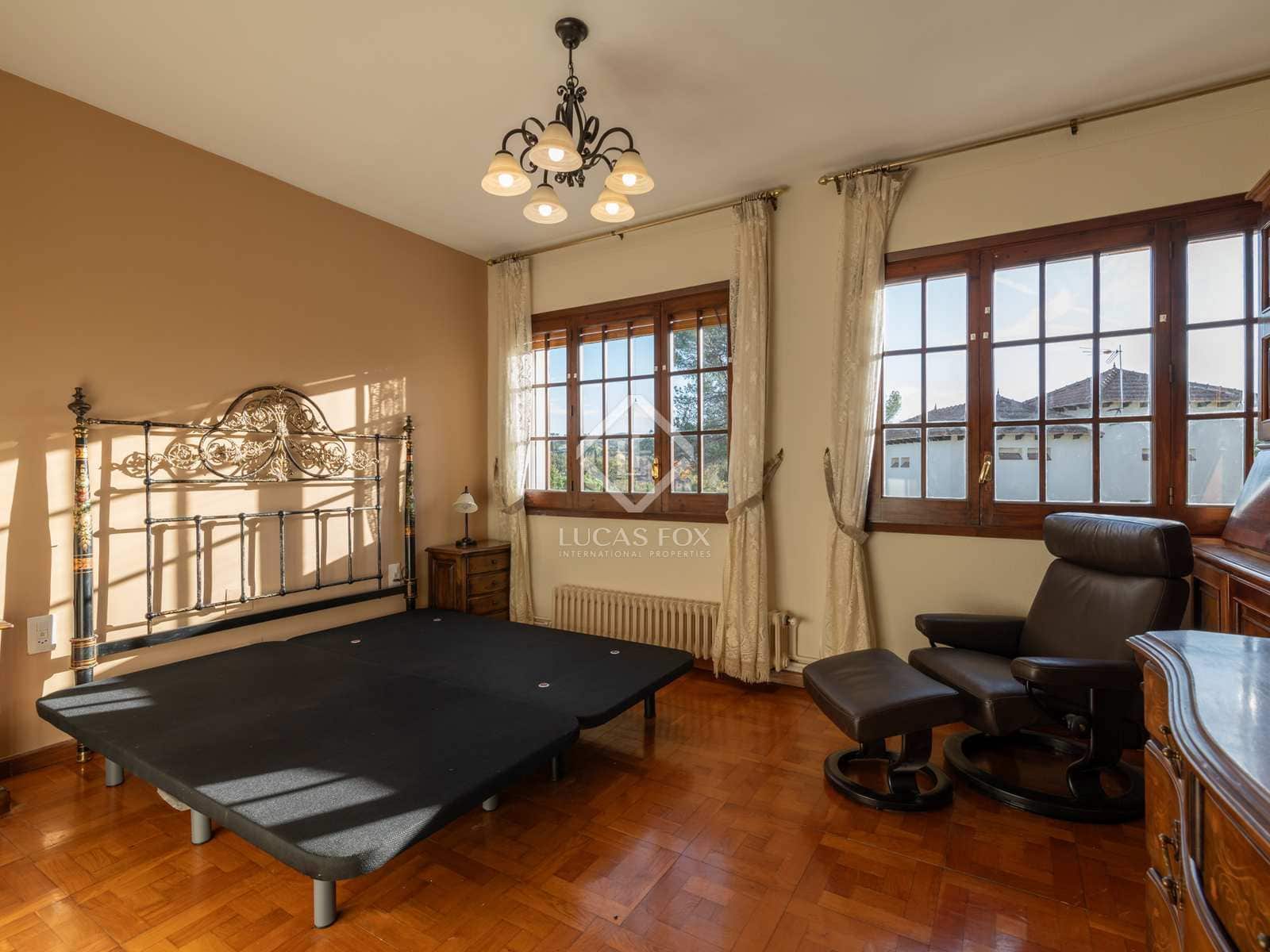 Villa/Maison de 6 chambres à louer à Sant Cugat del Valles avec piscine garage - 3 900 € (Ref: 7917920)