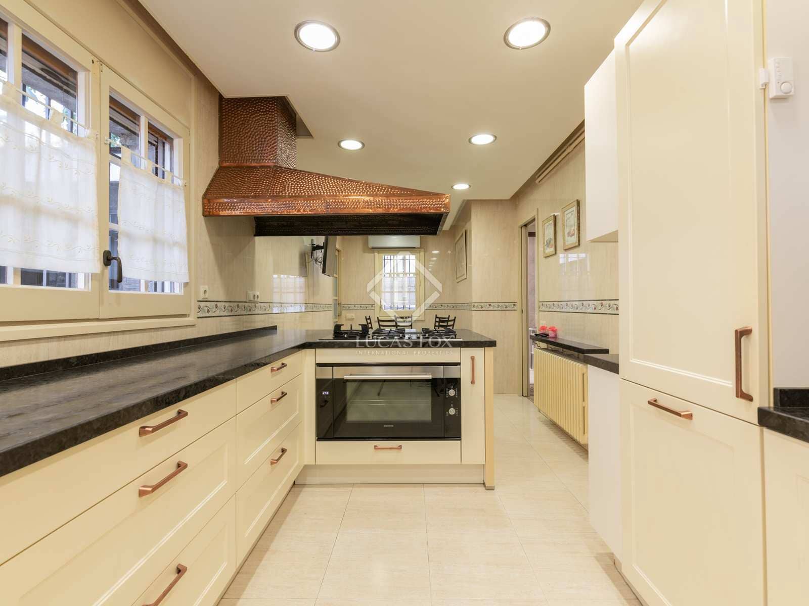 Villa/Maison de 6 chambres à louer à Sant Cugat del Valles avec piscine garage - 3 900 € (Ref: 7917920)