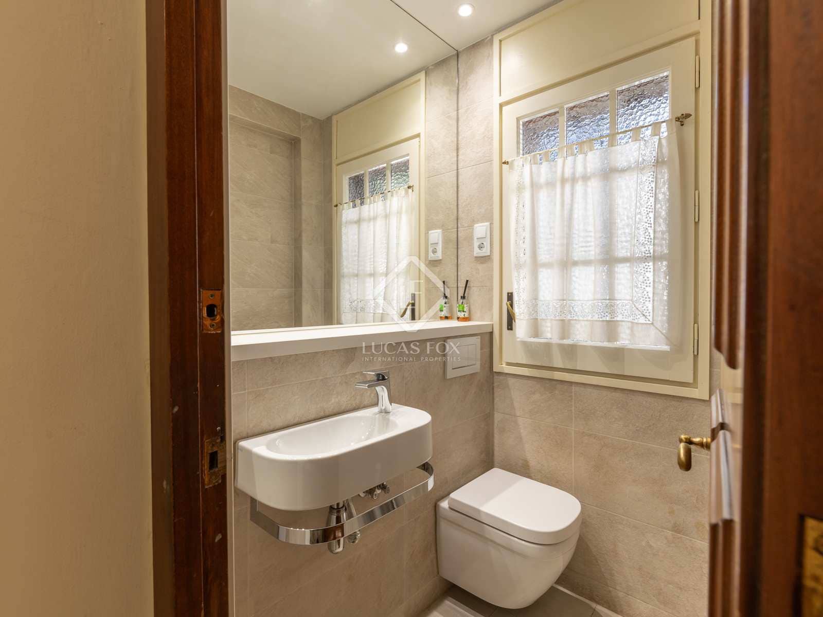 Villa/Maison de 6 chambres à louer à Sant Cugat del Valles avec piscine garage - 3 900 € (Ref: 7917920)