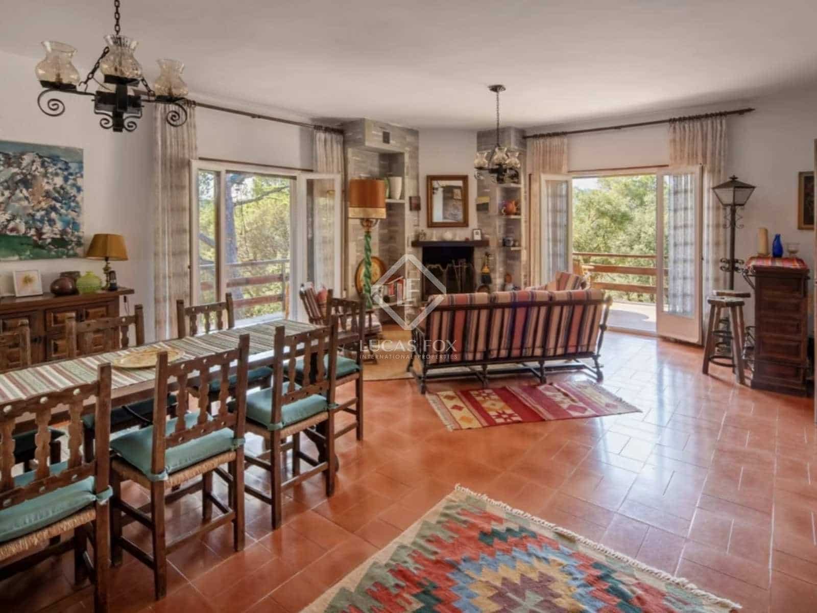 5 makuuhuone Huvila myytävänä paikassa Castell-Platja d'Aro mukana uima-altaan 
autotalli - 845 000 € (Ref: 7927652)