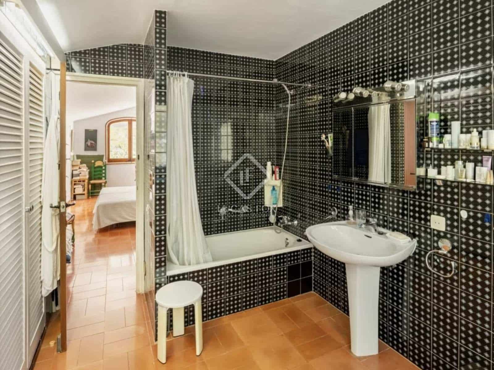 5 makuuhuone Huvila myytävänä paikassa Castell-Platja d'Aro mukana uima-altaan 
autotalli - 845 000 € (Ref: 7927652)