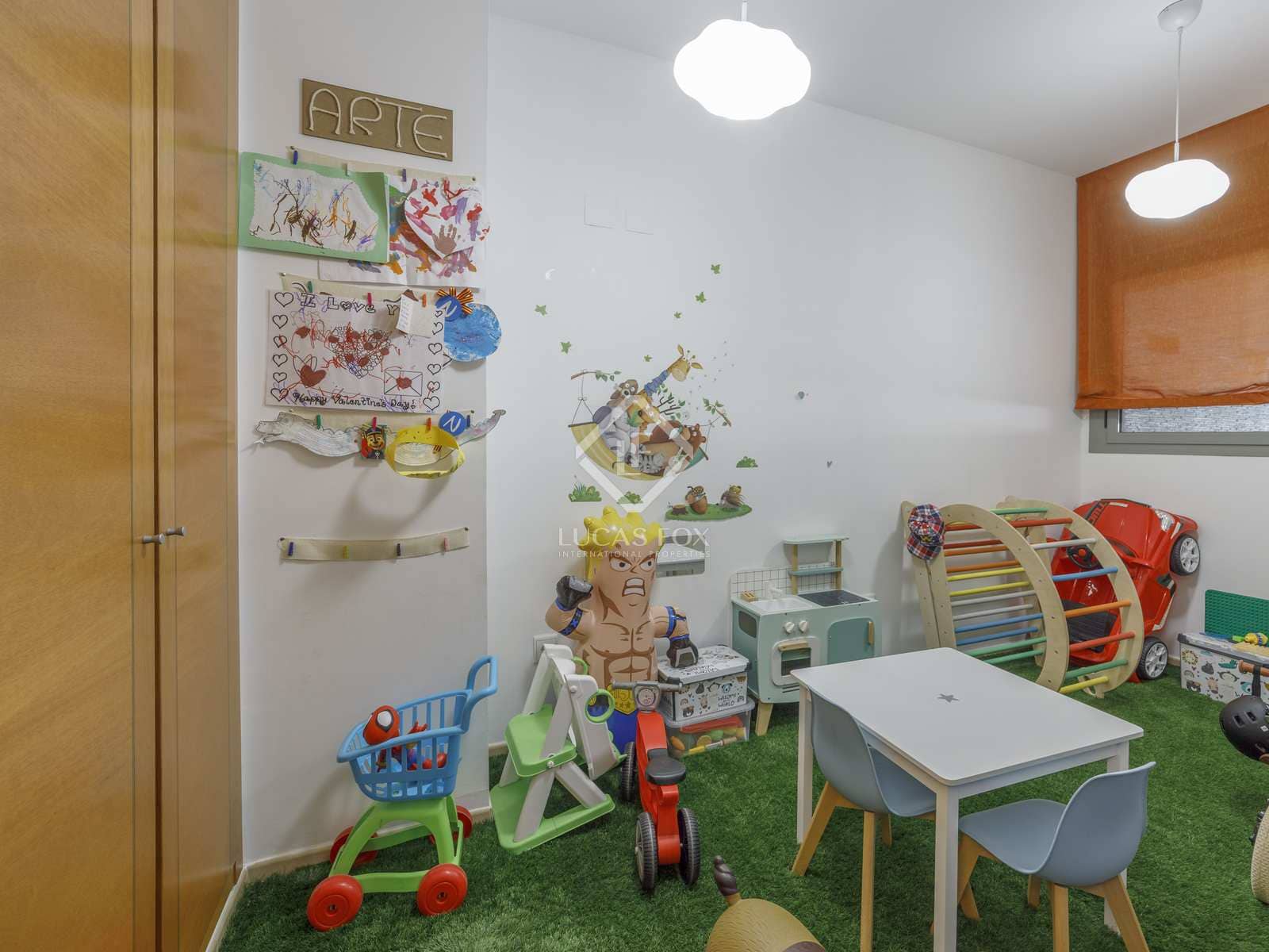 4 soveværelse Villa til leje i San Antonio de Benageber med swimmingpool garage - € 2.400 (Ref: 7932805)