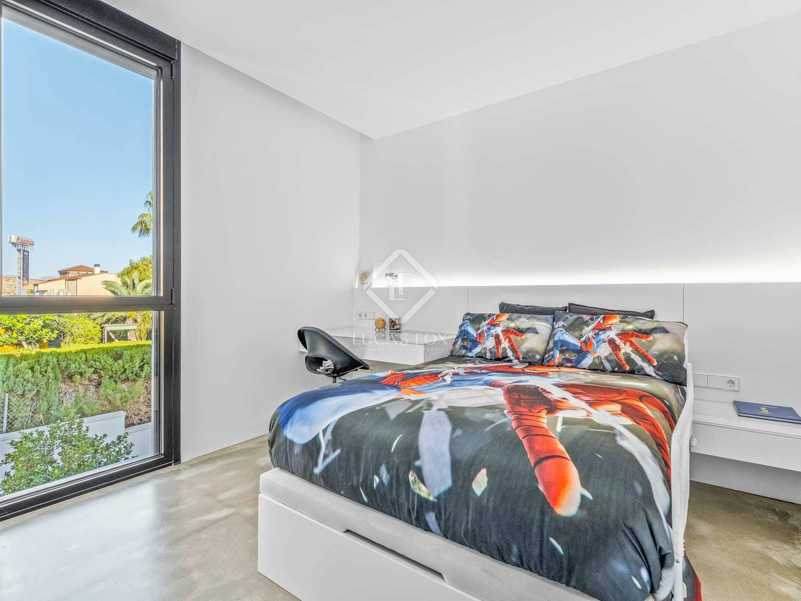 5 slaapkamer Villa te koop in Alicante stad met zwembad garage - € 2.100.000 (Ref: 7935502)