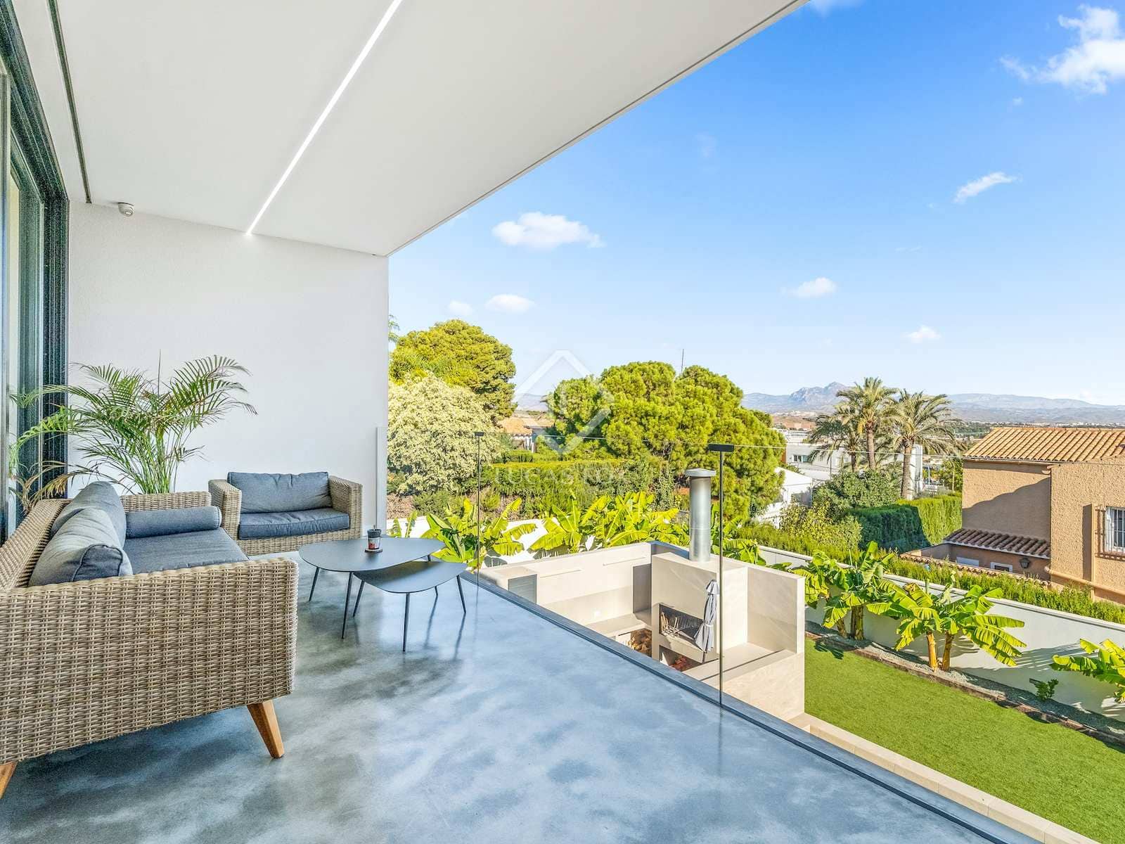 5 slaapkamer Villa te koop in Alicante stad met zwembad garage - € 2.100.000 (Ref: 7935502)