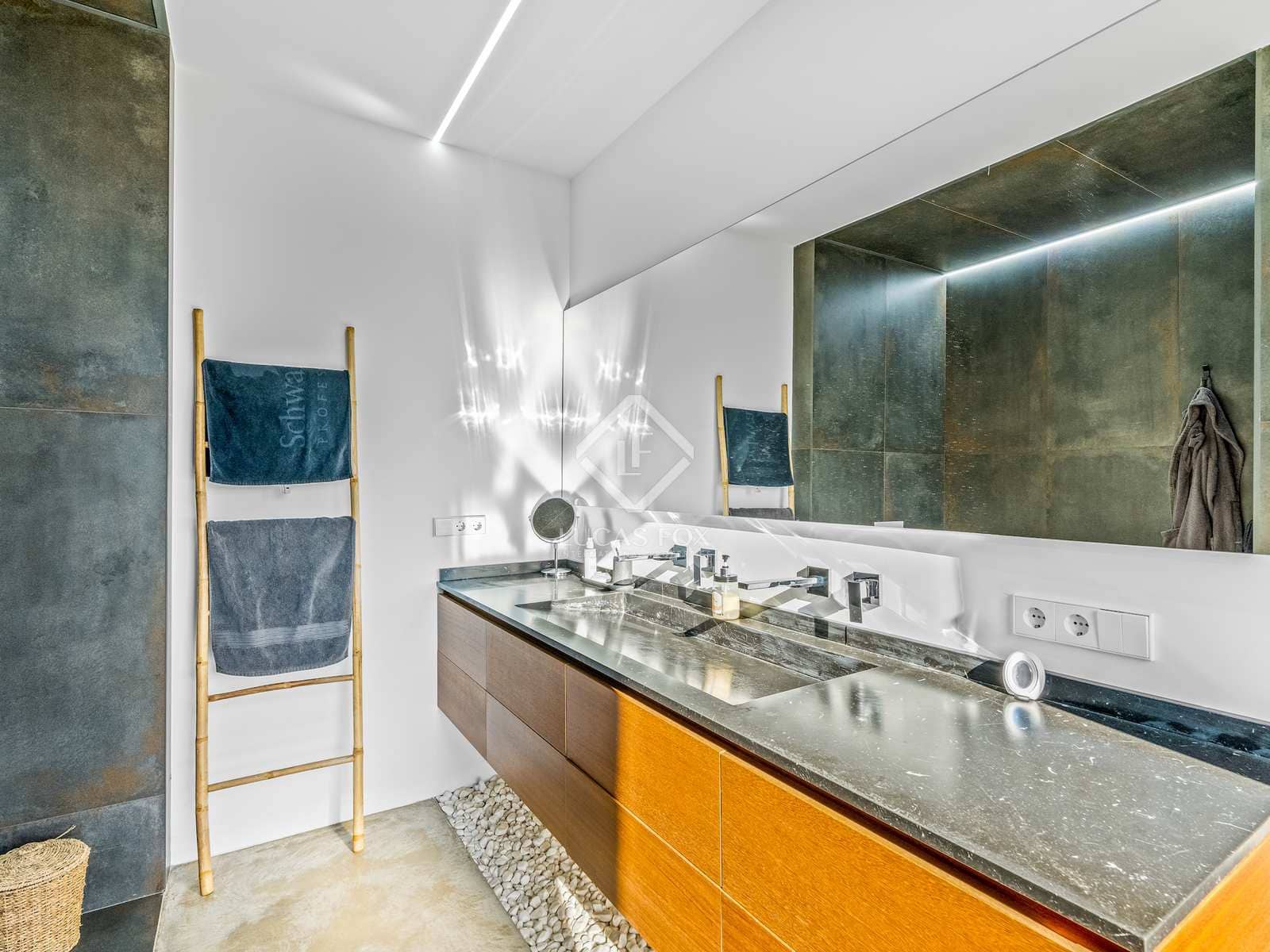 5 slaapkamer Villa te koop in Alicante stad met zwembad garage - € 2.100.000 (Ref: 7935502)