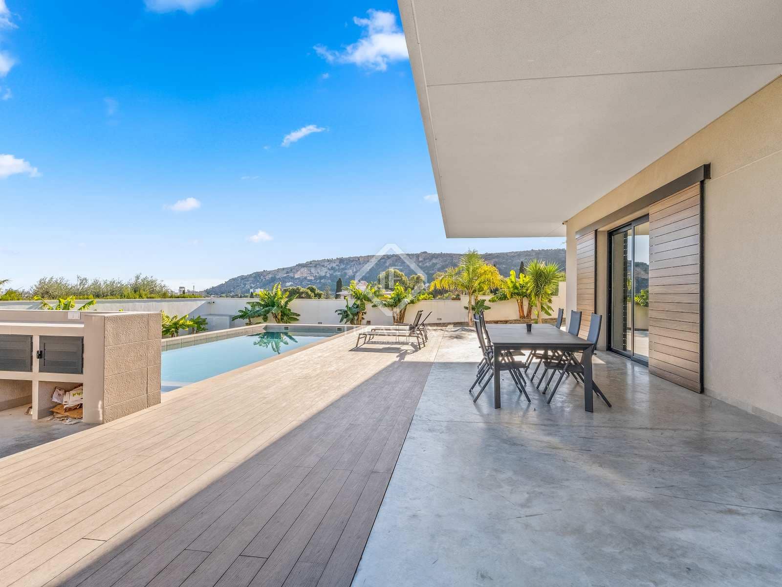 5 slaapkamer Villa te koop in Alicante stad met zwembad garage - € 2.100.000 (Ref: 7935502)