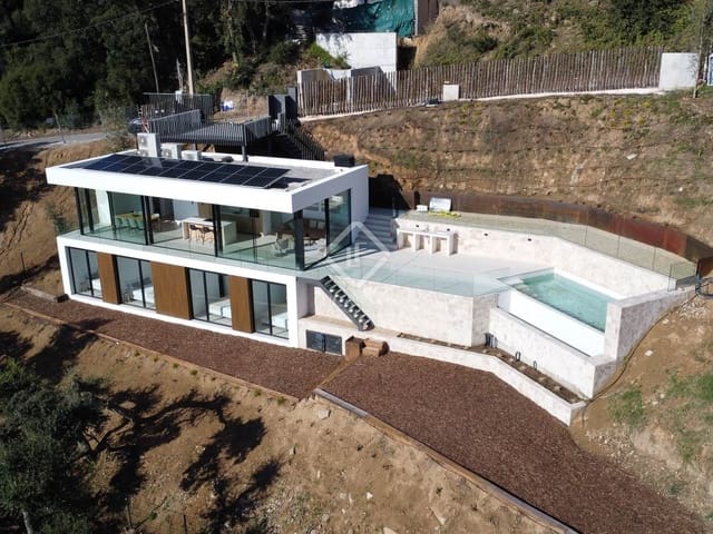 4 chambre Villa/Maison à vendre à Santa Cristina d'Aro avec piscine garage - 1 195 000 € (Ref: 7937219)