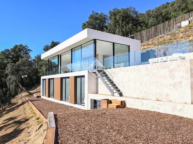 4 chambre Villa/Maison à vendre à Santa Cristina d'Aro avec piscine garage - 1 195 000 € (Ref: 7937219)