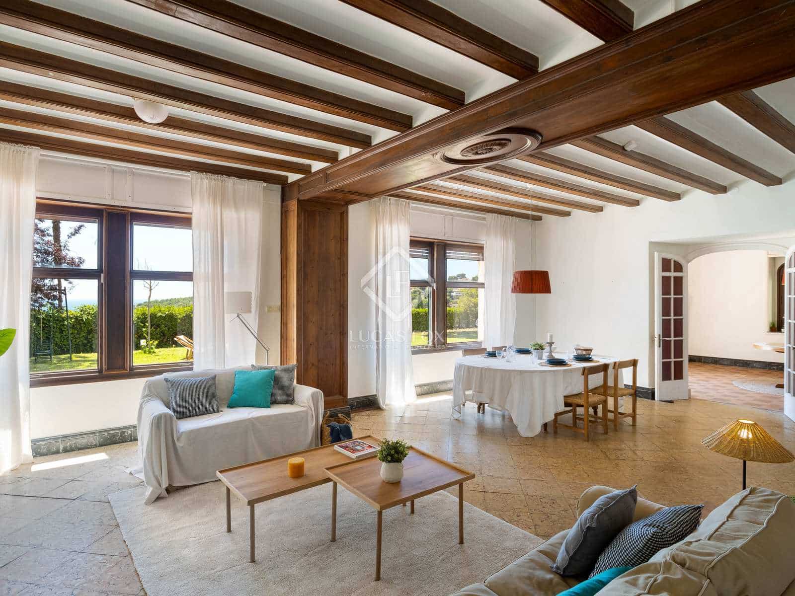 10 bedroom Villa for sale in Cabrils with garage - € 1,250,000 (Ref: 7950277)