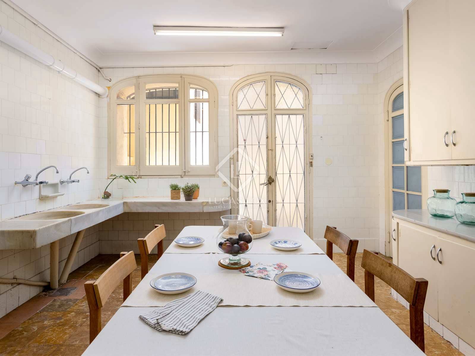 10 bedroom Villa for sale in Cabrils with garage - € 1,250,000 (Ref: 7950277)