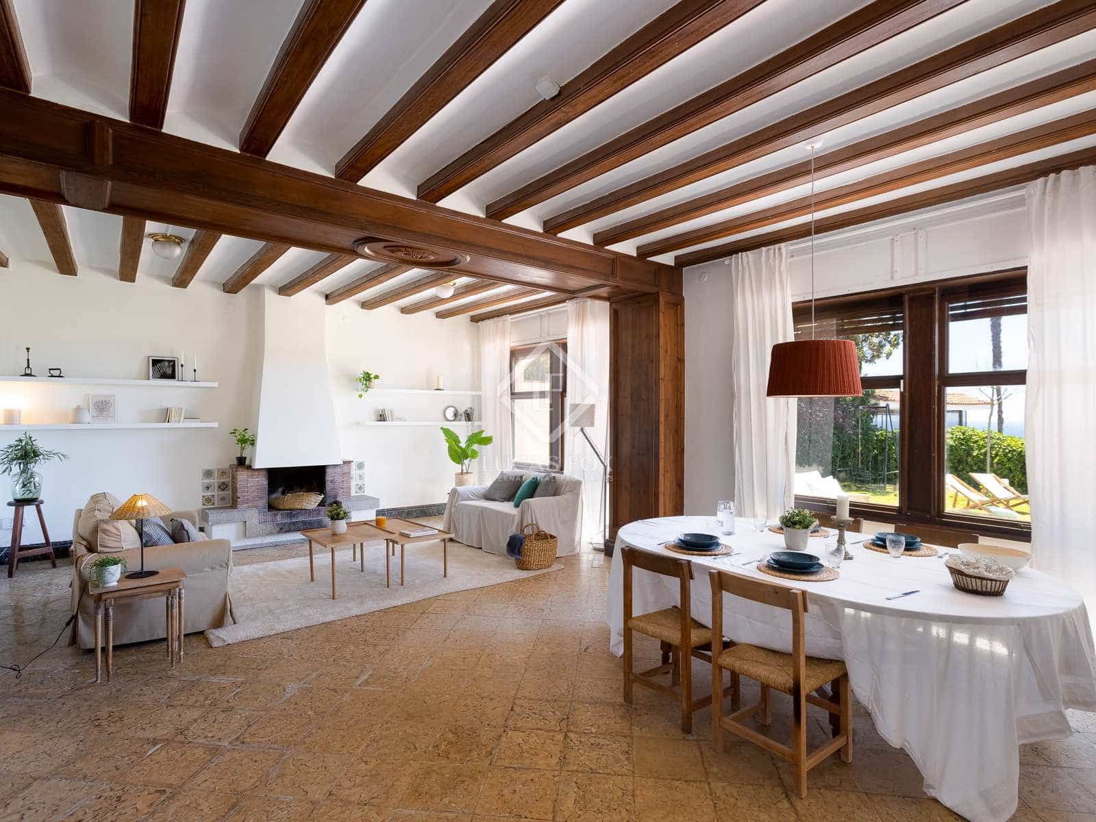 10 bedroom Villa for sale in Cabrils with garage - € 1,250,000 (Ref: 7950277)