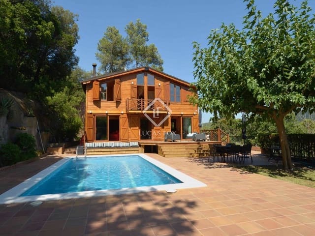 3 bedroom Villa for rent in Sant Cugat del Vallès with pool garage - € 6,000 (Ref: 7950285)