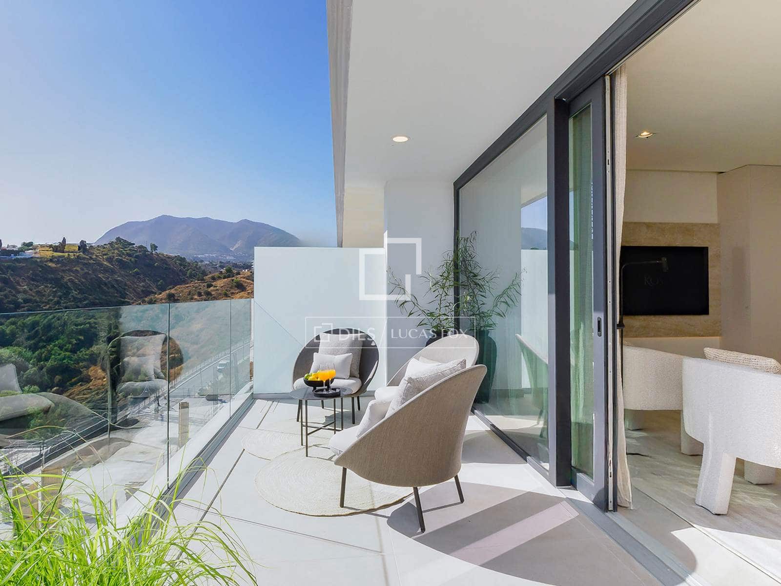 4 bedroom Villa for sale in Fuengirola with pool garage - € 1,300,000 (Ref: 7953407)