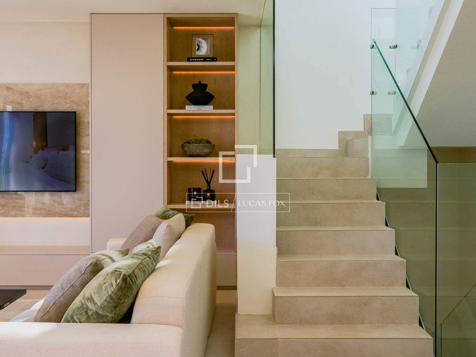 4 bedroom Villa for sale in Fuengirola with pool garage - € 1,300,000 (Ref: 7953407)