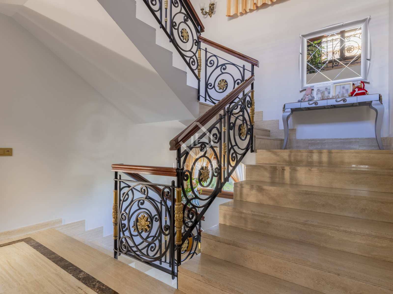 5 soveværelse Villa til salg i Pozuelo de Alarcon med swimmingpool - € 3.950.000 (Ref: 7957074)