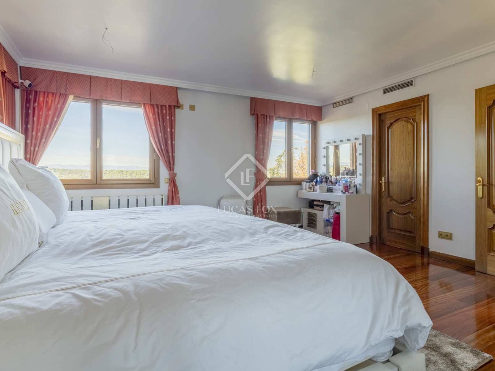 5 soveværelse Villa til salg i Pozuelo de Alarcon med swimmingpool - € 3.950.000 (Ref: 7957074)