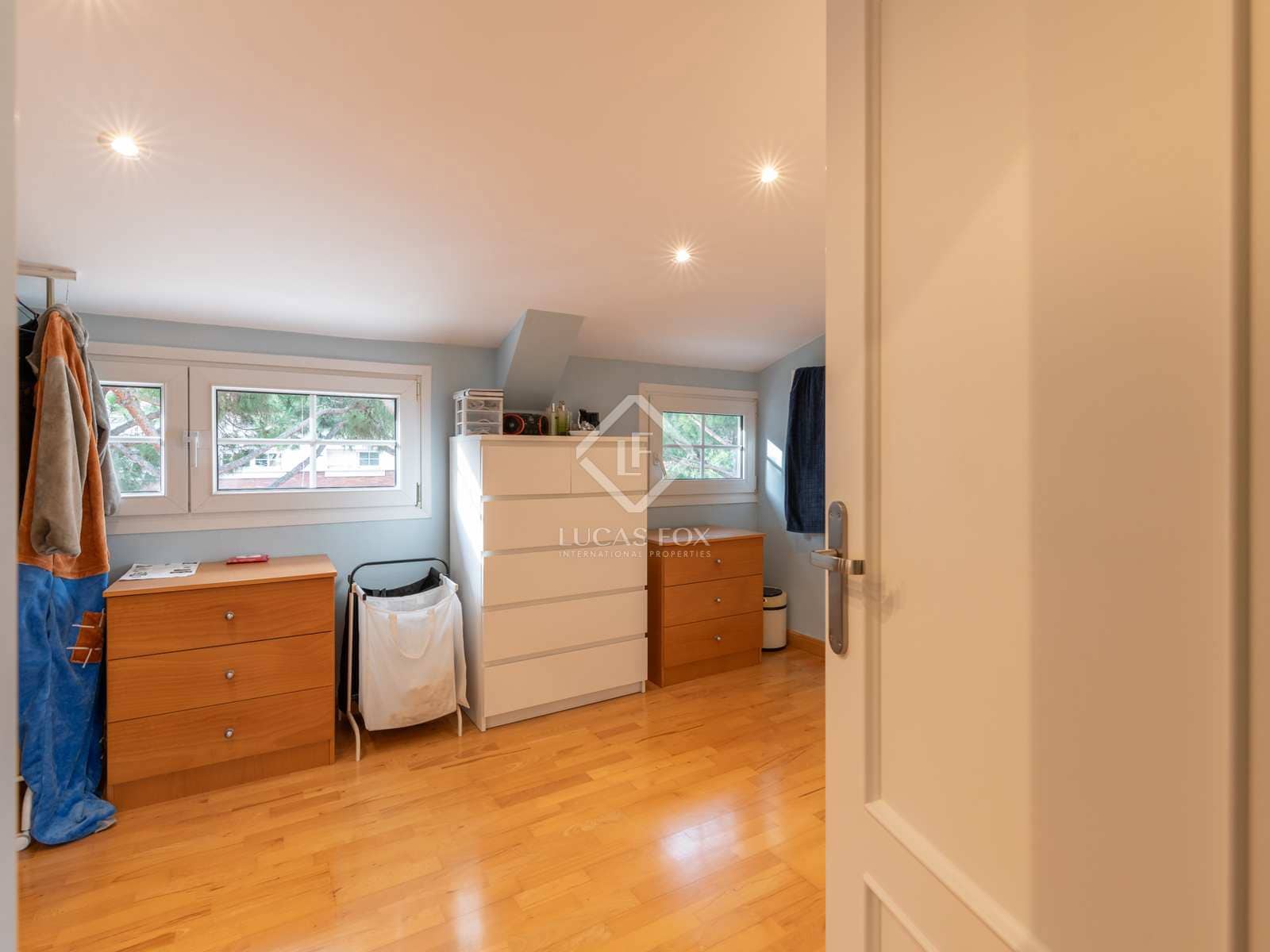 5 soveværelse Villa til salg i Gava med swimmingpool garage - € 1.195.000 (Ref: 7972003)