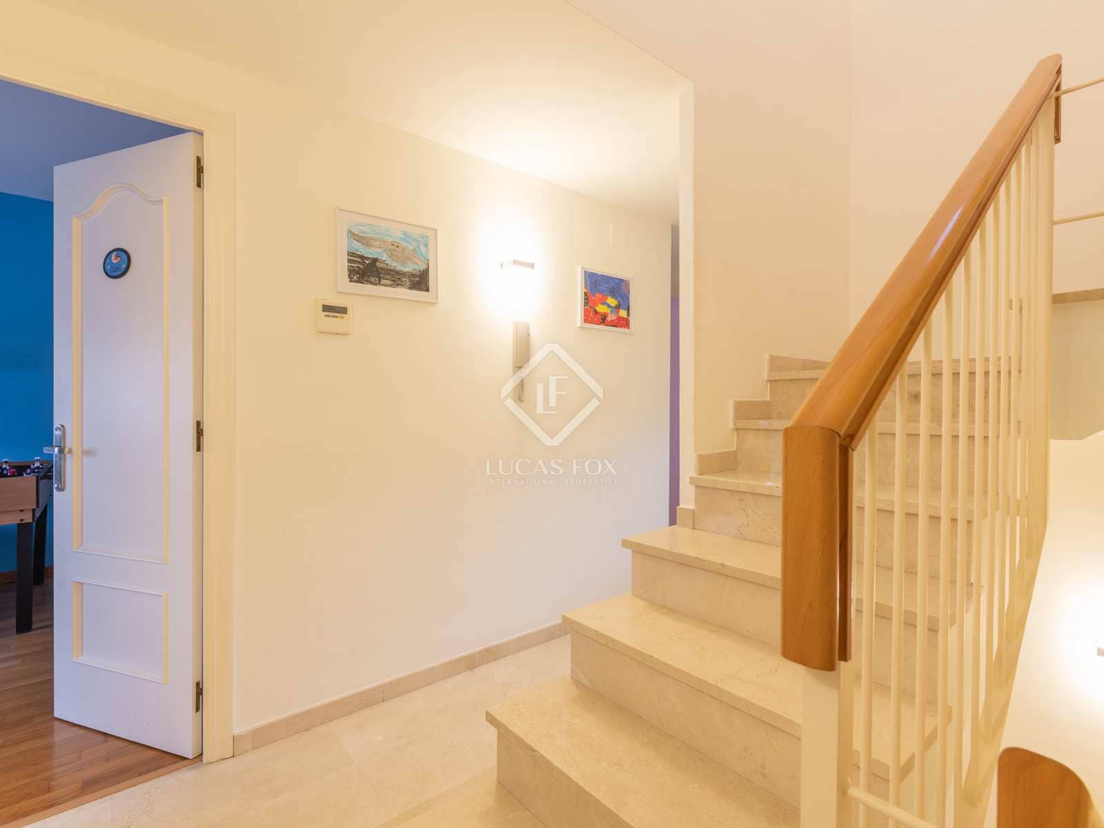 5 soveværelse Villa til salg i Gava med swimmingpool garage - € 1.195.000 (Ref: 7972003)