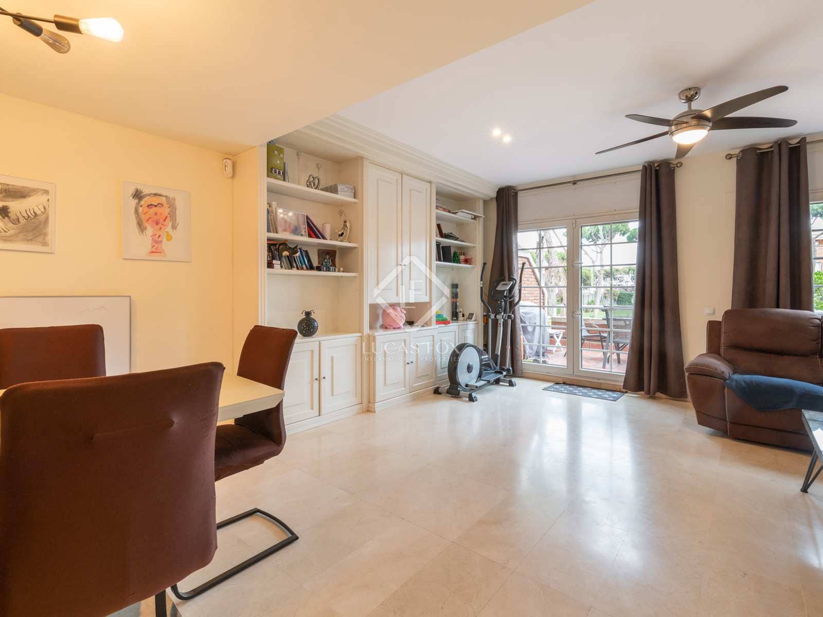 5 soveværelse Villa til salg i Gava med swimmingpool garage - € 1.195.000 (Ref: 7972003)