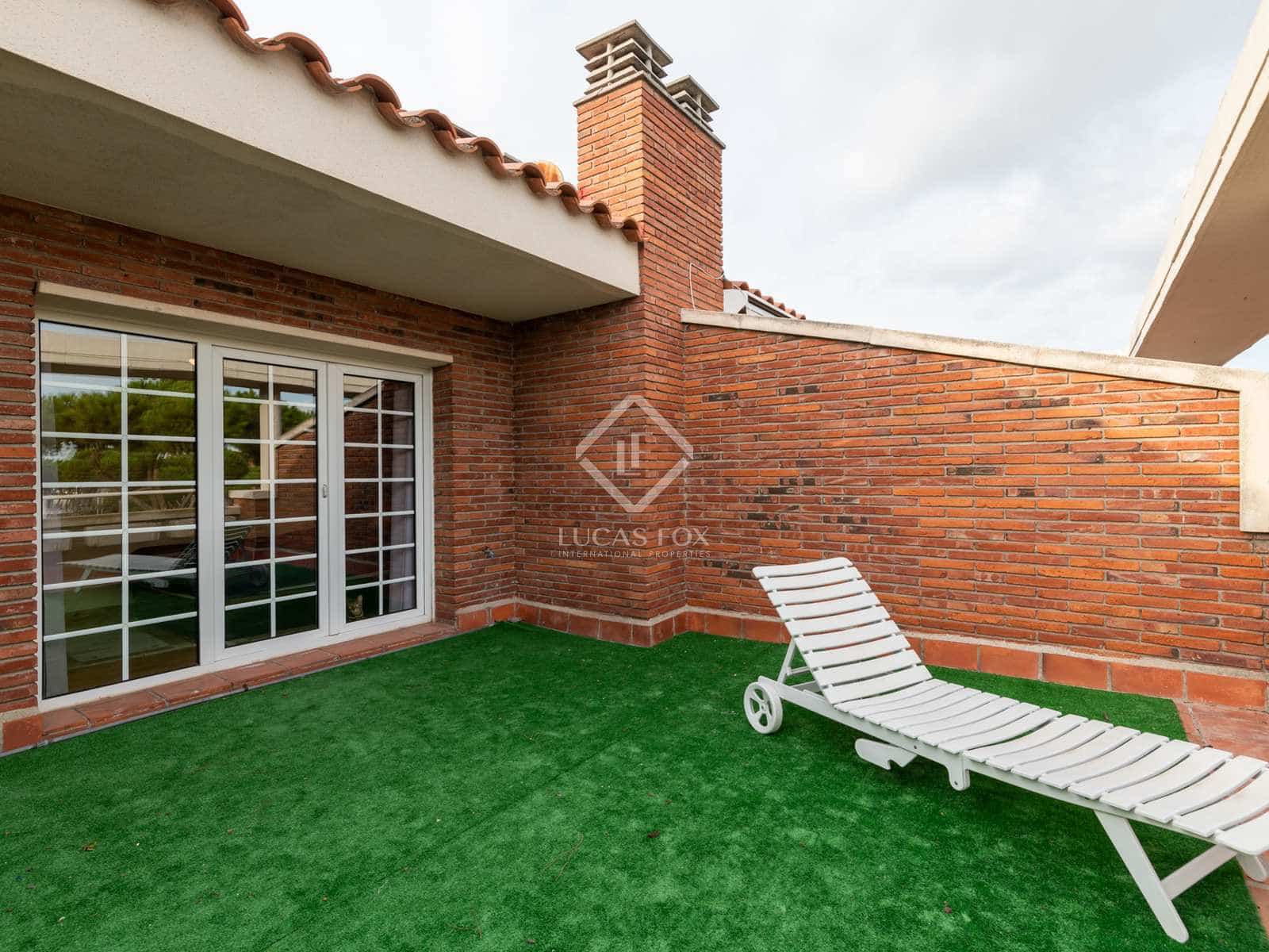 5 soveværelse Villa til salg i Gava med swimmingpool garage - € 1.195.000 (Ref: 7972003)