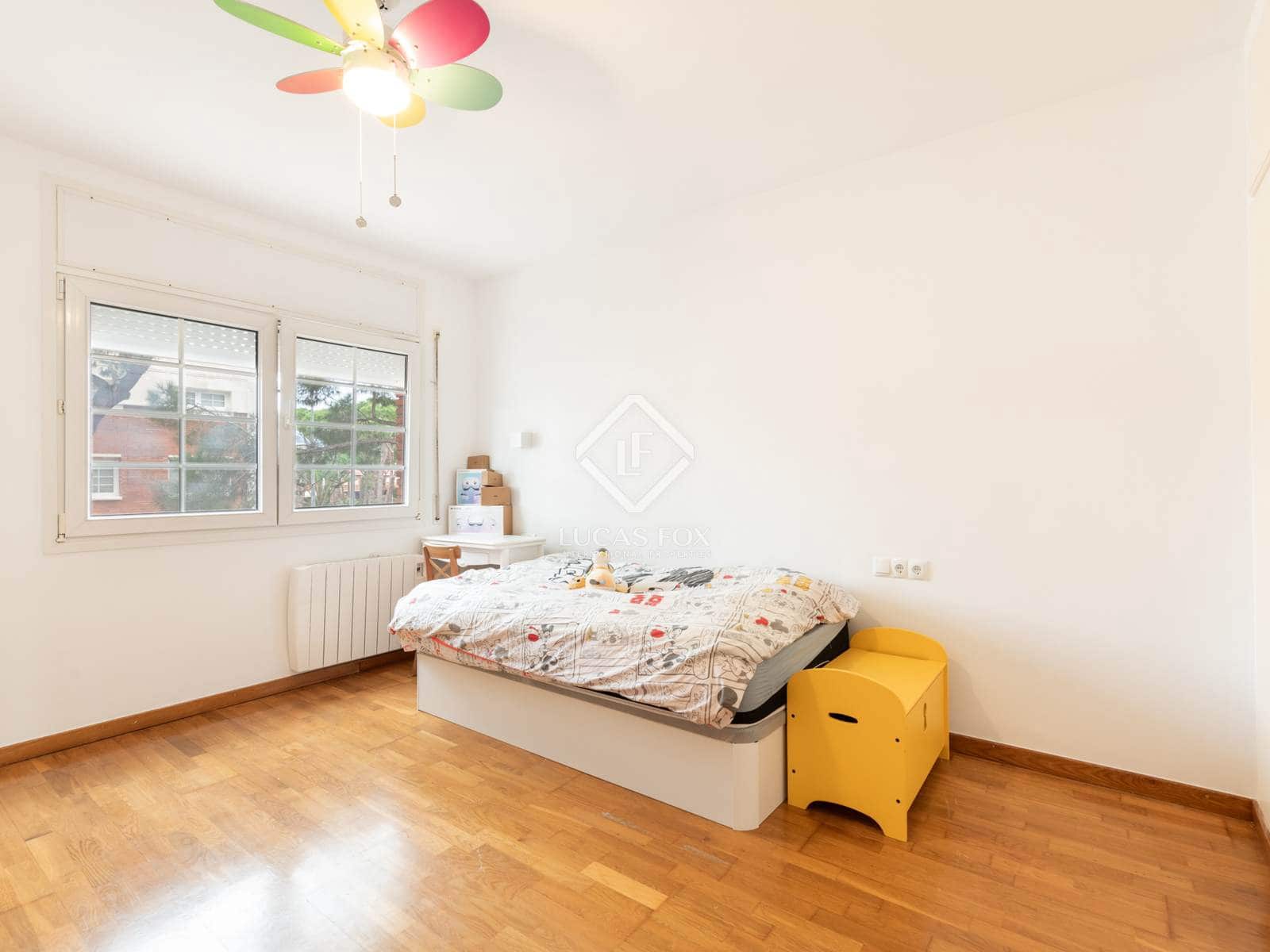 5 soveværelse Villa til salg i Gava med swimmingpool garage - € 1.195.000 (Ref: 7972003)