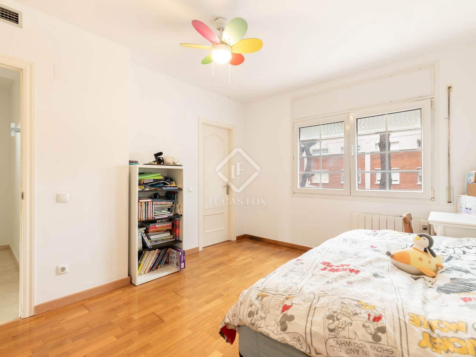 5 soveværelse Villa til salg i Gava med swimmingpool garage - € 1.195.000 (Ref: 7972003)