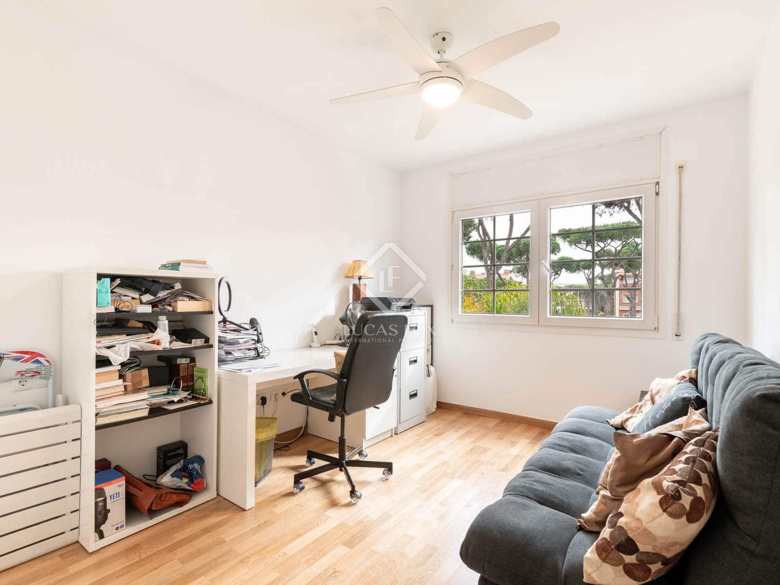 5 soveværelse Villa til salg i Gava med swimmingpool garage - € 1.195.000 (Ref: 7972003)