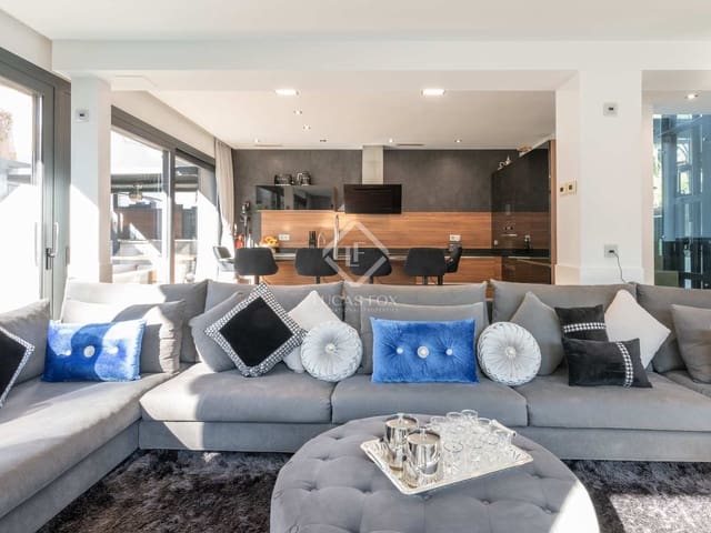 5 bedroom Villa for sale in Castelldefels with pool garage - € 2,400,000 (Ref: 7972004)