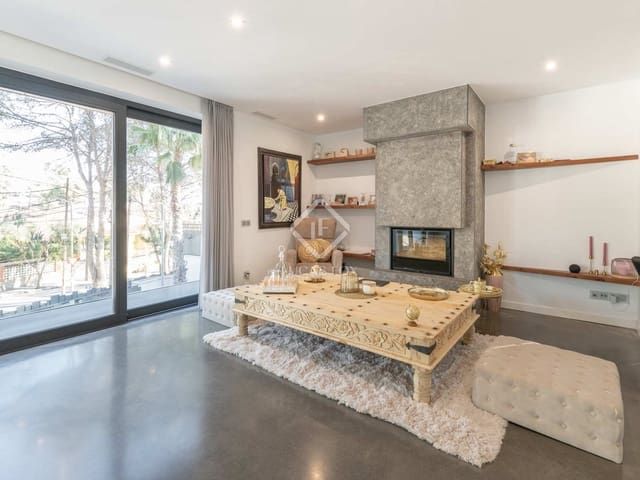 5 bedroom Villa for sale in Castelldefels with pool garage - € 2,400,000 (Ref: 7972004)