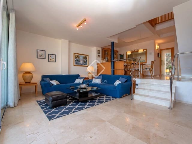 3 bedroom Villa for sale in Sant Feliu de Guíxols with pool garage - € 625,000 (Ref: 7976008)