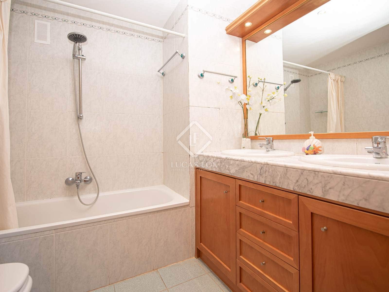 3 bedroom Villa for sale in Sant Feliu de Guixols with pool garage - € 625,000 (Ref: 7976008)