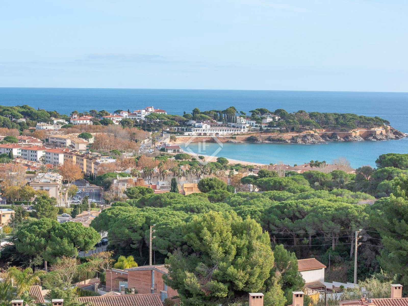 3 bedroom Villa for sale in Sant Feliu de Guixols with pool garage - € 625,000 (Ref: 7976008)