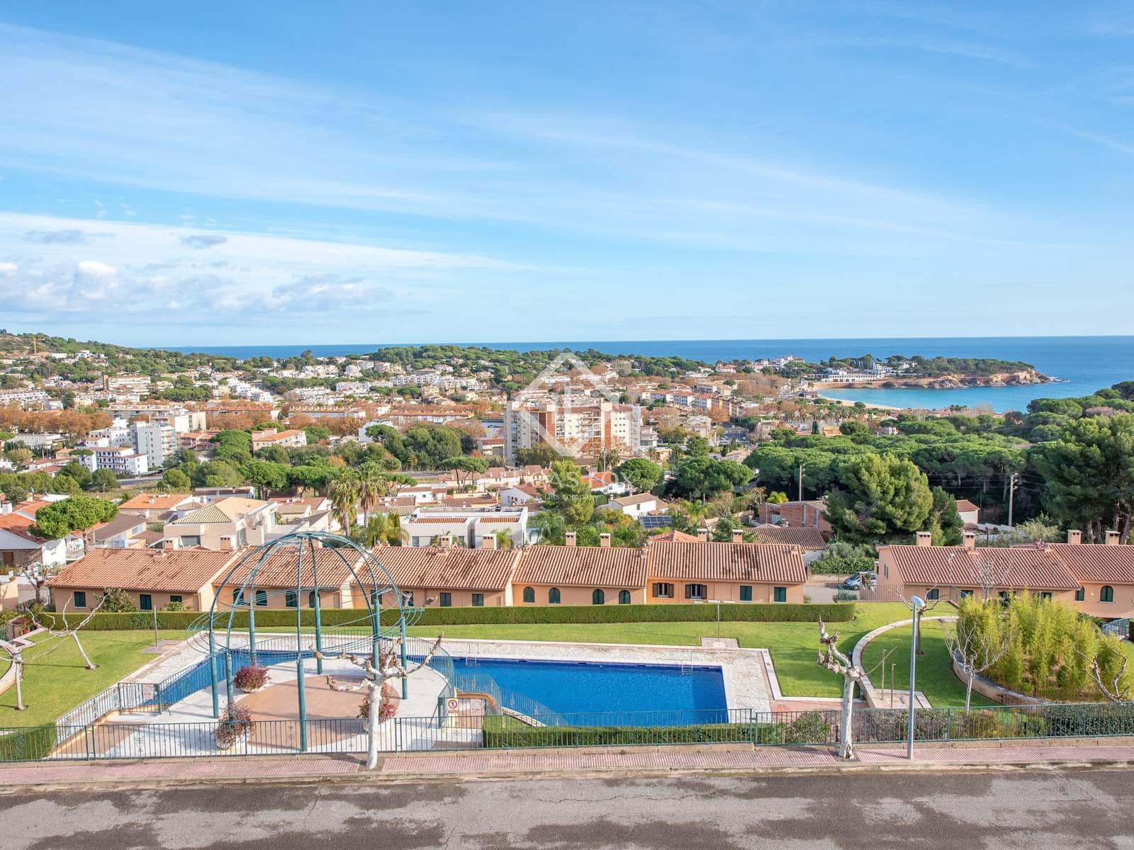 3 bedroom Villa for sale in Sant Feliu de Guixols with pool garage - € 625,000 (Ref: 7976008)