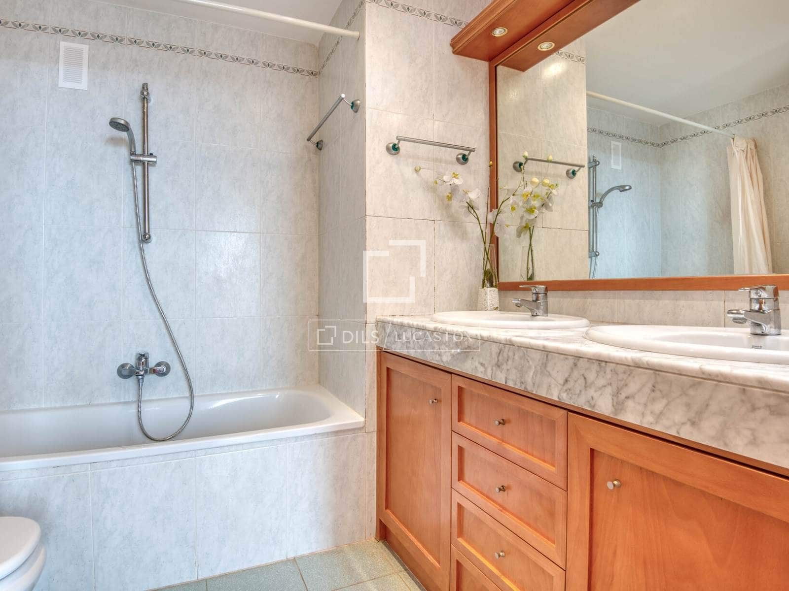 3 bedroom Villa for sale in Sant Feliu de Guixols with pool garage - € 625,000 (Ref: 7976008)