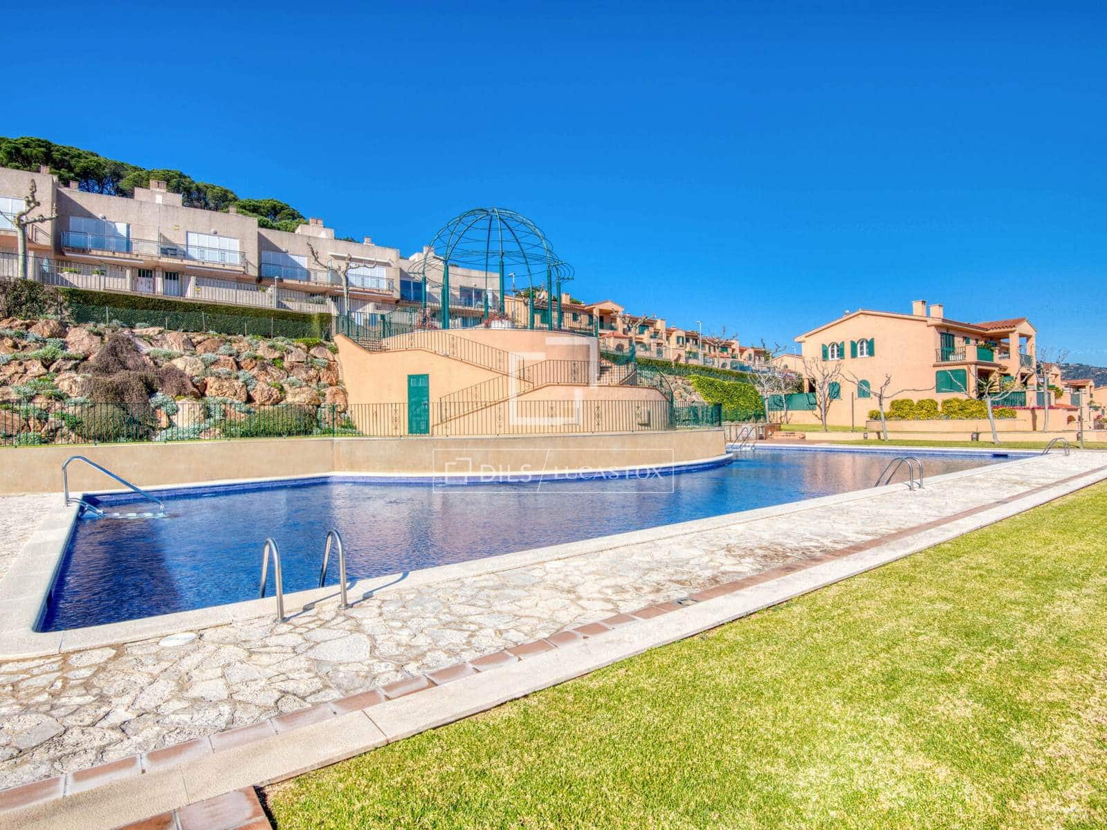 3 bedroom Villa for sale in Sant Feliu de Guixols with pool garage - € 625,000 (Ref: 7976008)