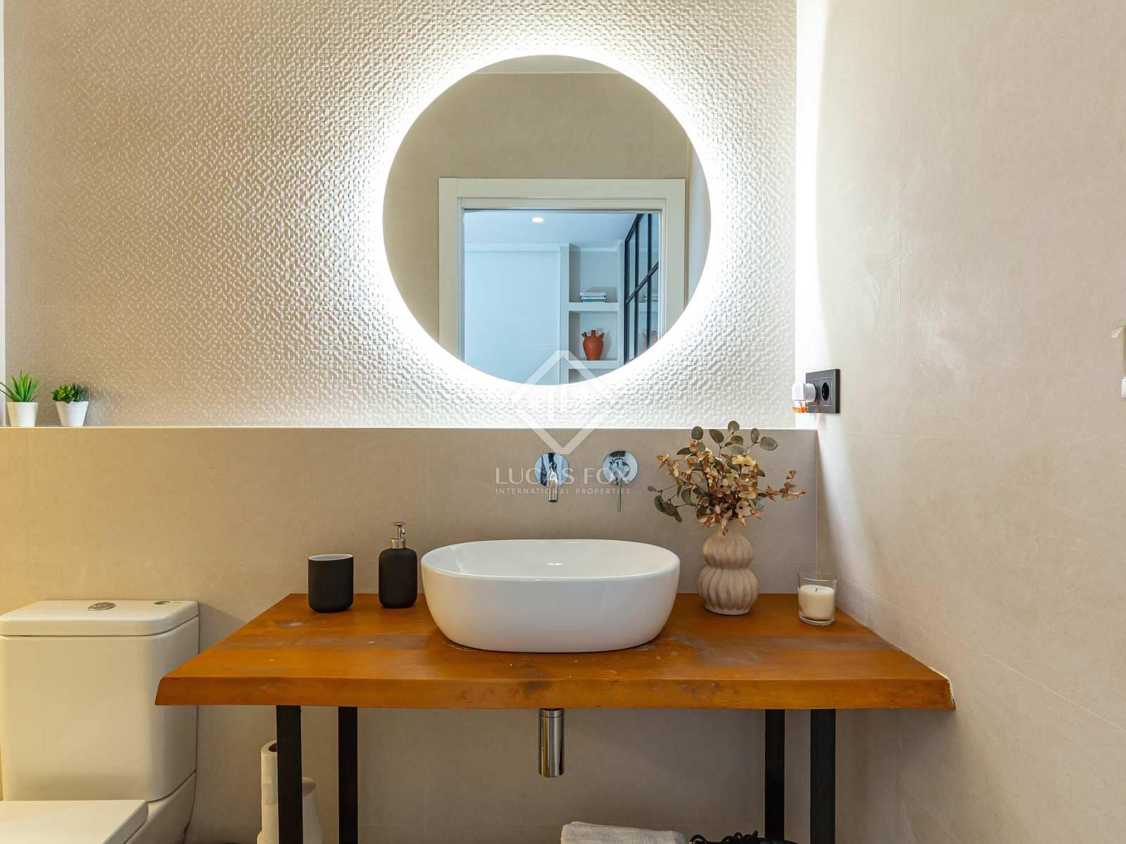 6 soveværelse Villa til salg i Torrelles de Llobregat med swimmingpool garage - € 1.490.000 (Ref: 7976013)